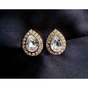 Vintage SWAROVSKI Teardrop Crystal Rhinestones Clear White and Gold Clip Earring